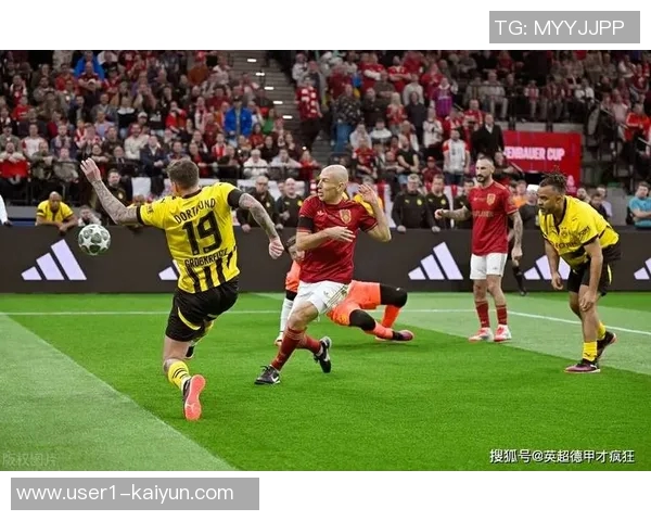 拜仁传奇杯季军争夺战罗本四球助力球队9比4大胜尤文图斯 拜仁传奇杯季军争夺战罗本四球助力球队9比4大胜尤文图斯