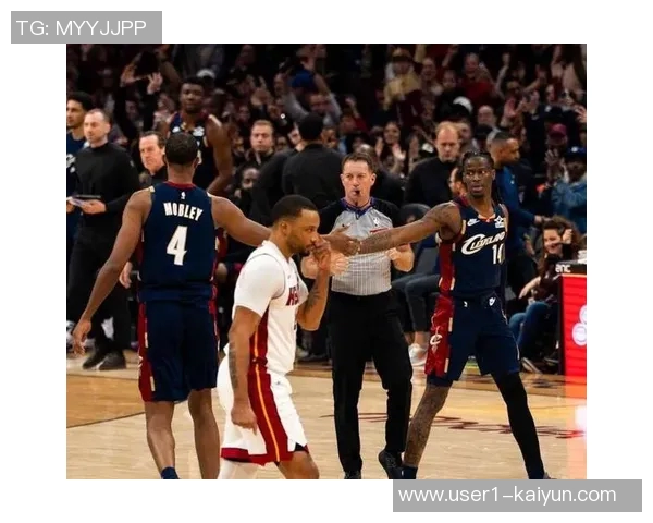 阿特金森强调持续让阿伦参与进攻40分17板展现球队战术执行力 阿特金森强调持续让阿伦参与进攻40分17板展现球队战术执行力